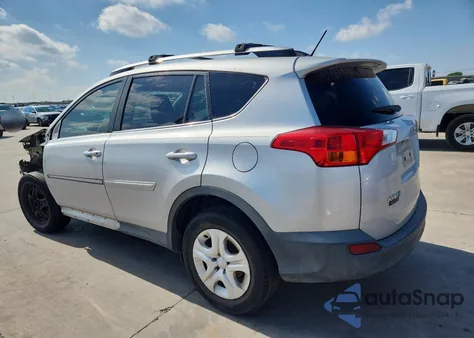 2015 Toyota Rav4 Le z USA, uszkodzony, nr VIN 2T3ZFREV8FW200031